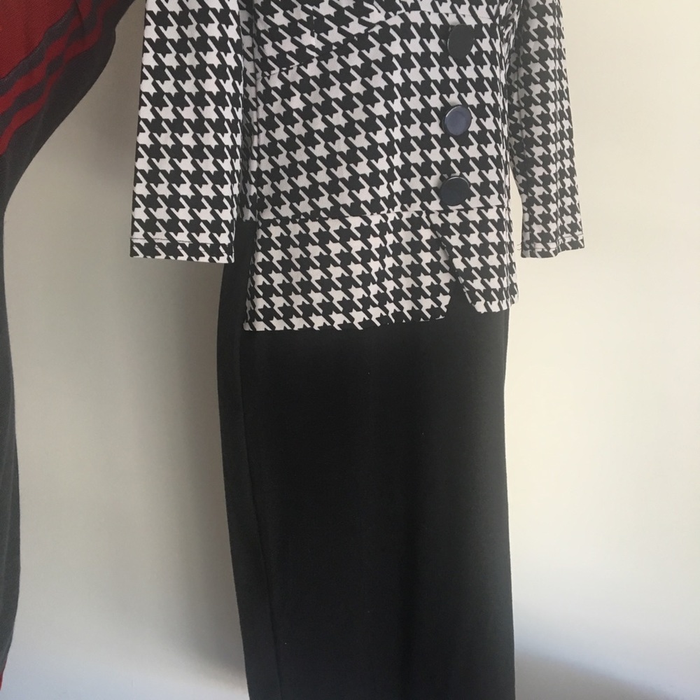 Dress - Picture 4 of 6